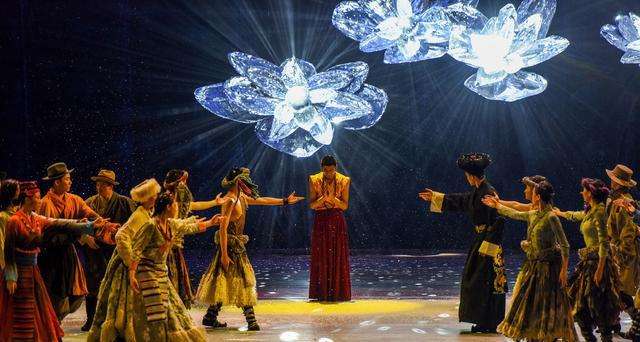 仓央嘉措错上加错,仓央嘉措一个浪漫而又凄凉的故事