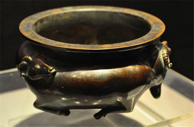 明代宣德炉的特点,明代宣德炉三角炉