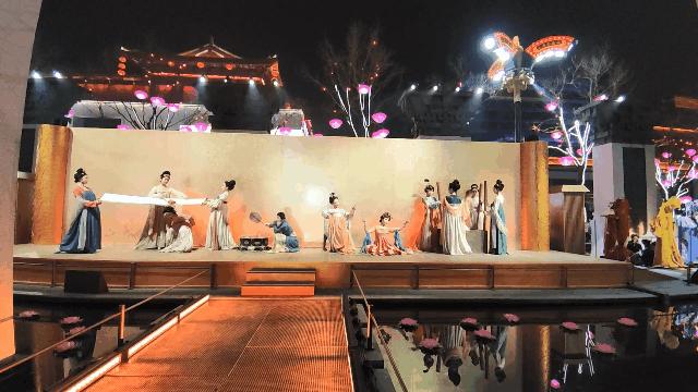 十大名画欣赏唐宫仕女图,展现仕女劳作的唐代名画