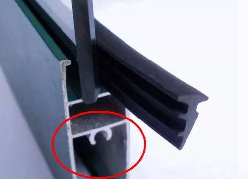 窗户不隔音太吵是玻璃原因吗,高层窗户不隔音是什么原因