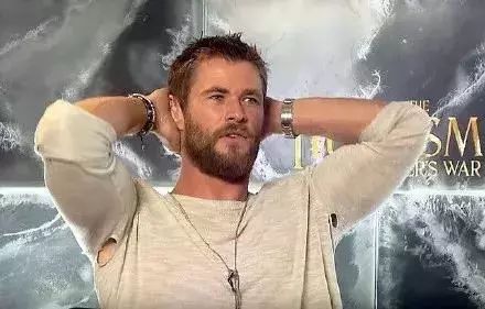 ladygaga不穿鞋子的照片,ladygaga养鸡