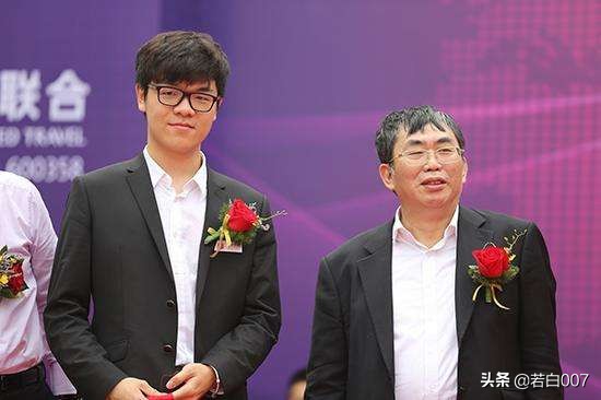 聂卫平和柯洁哪个厉害,围棋聂卫平和柯洁