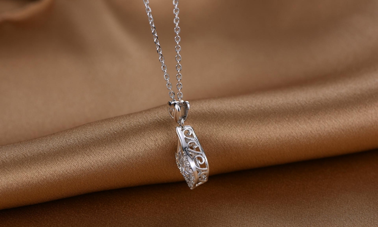 现在铂金价格能不能入手,铂金价格低于成本为什么还生产