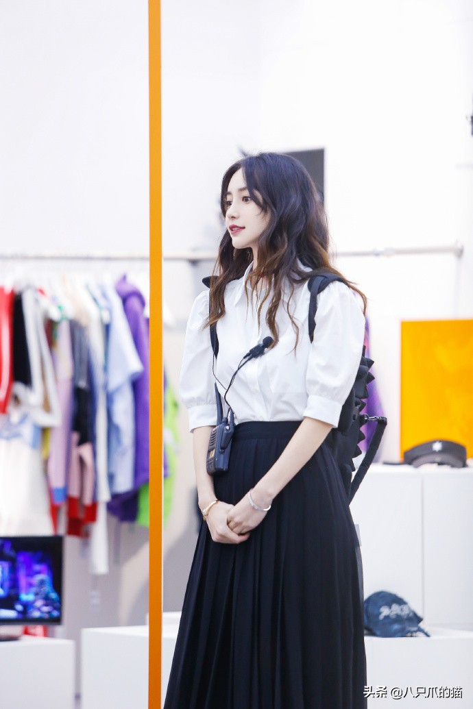 杨颖angelababy的穿搭毛衣,angelababy绿色裙慵懒感