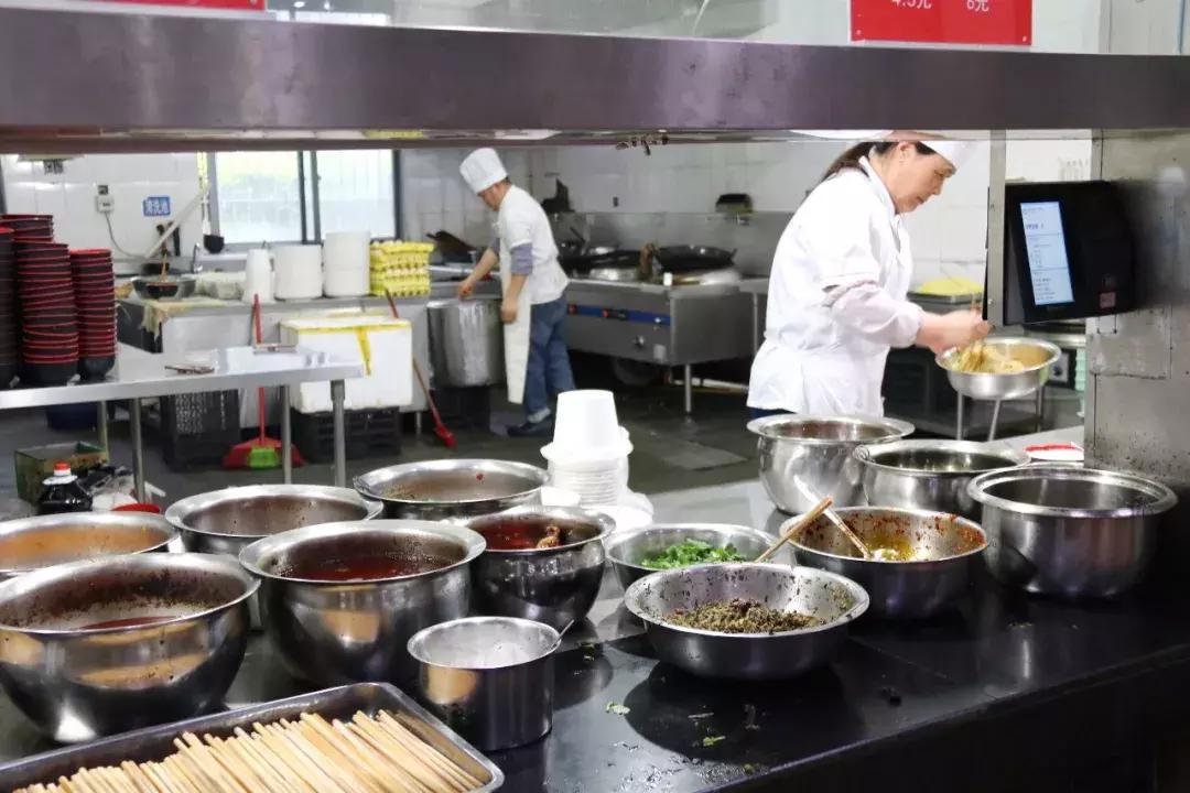 探秘北京大学食堂,四川探秘大学食堂