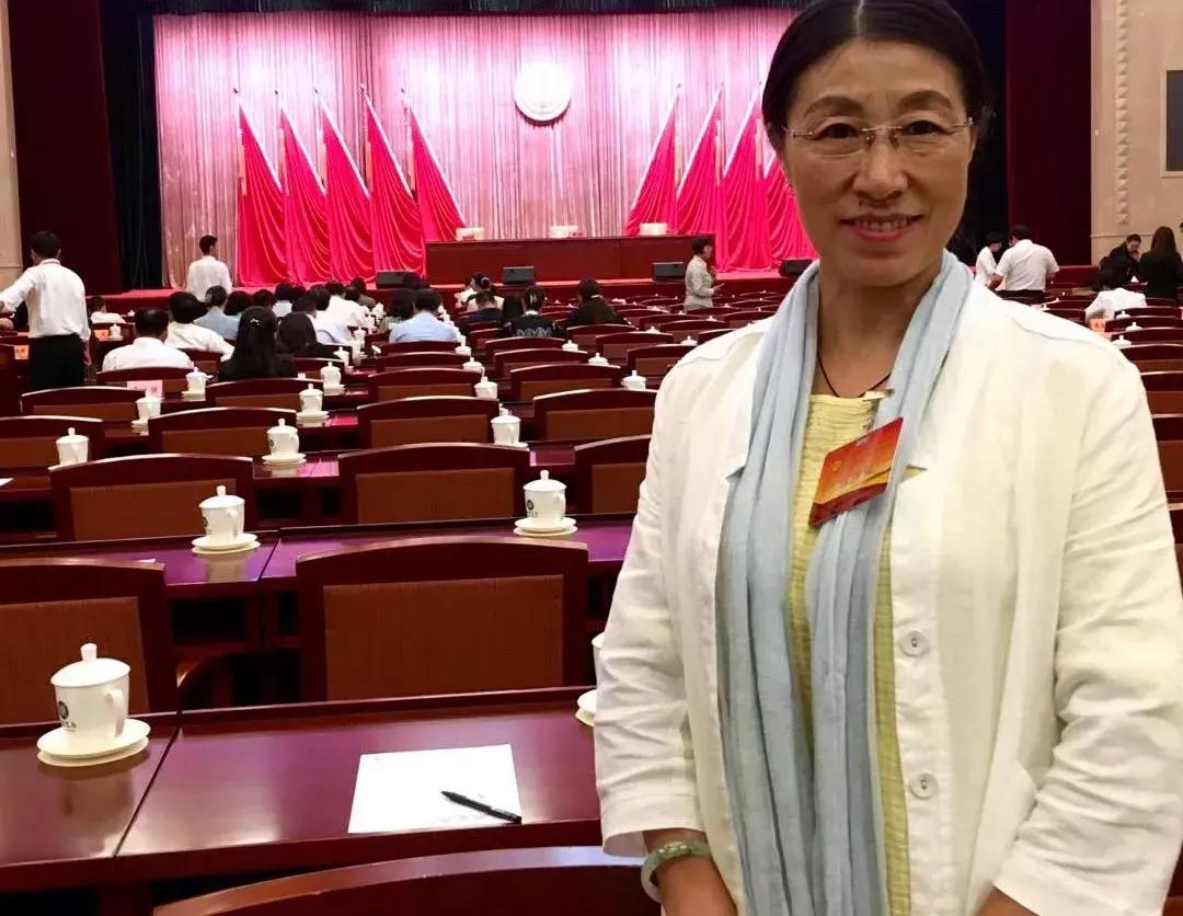 怒放女足,铿锵玫瑰美丽绽放女足夺冠