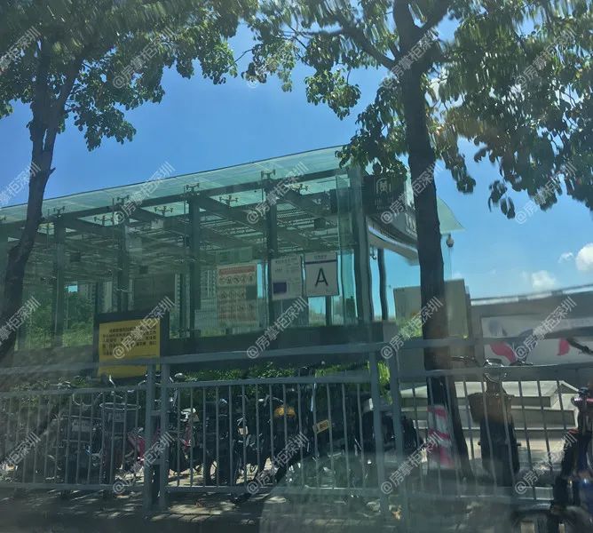 8年换3个开发商！百外小学即将落成，百合公园小镇住宅却没动静…