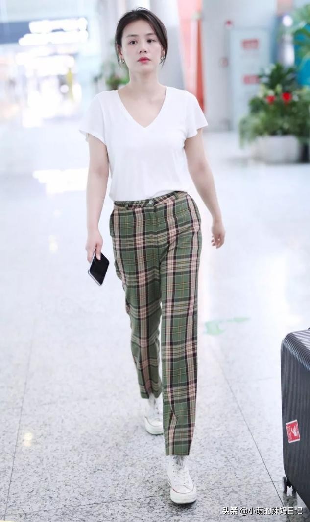 夏季t恤如何穿出高级感,夏天白t恤怎么穿出高级感视频