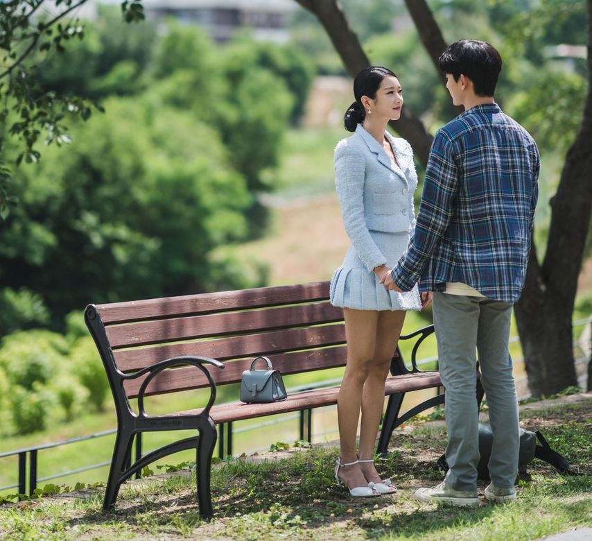 徐睿知穿搭同款连衣裙,超华丽服装配饰