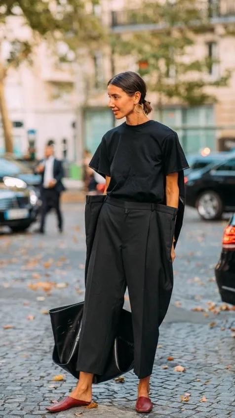 入夏凉拖怎么选,凉拖是选大一点的还是小一点的好