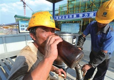 能抬300斤的升降机,农民也能用得起一款升降机