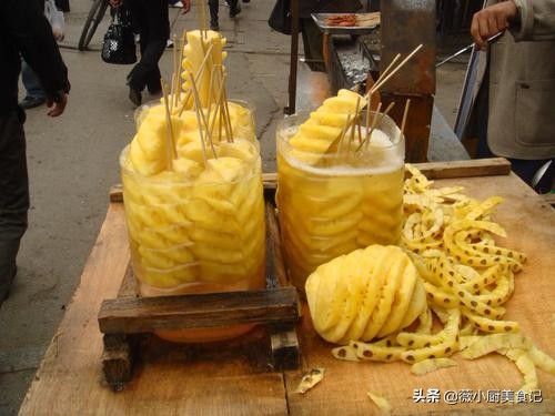 菠萝一般用盐水腌制多长时间能吃,菠萝的正确吃法要用盐水泡吗