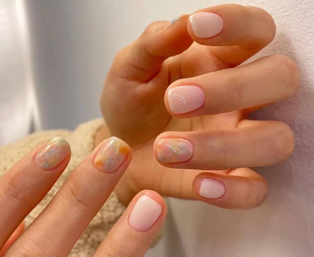 短甲美甲手绘简单款式,美甲小清新简约手绘图片