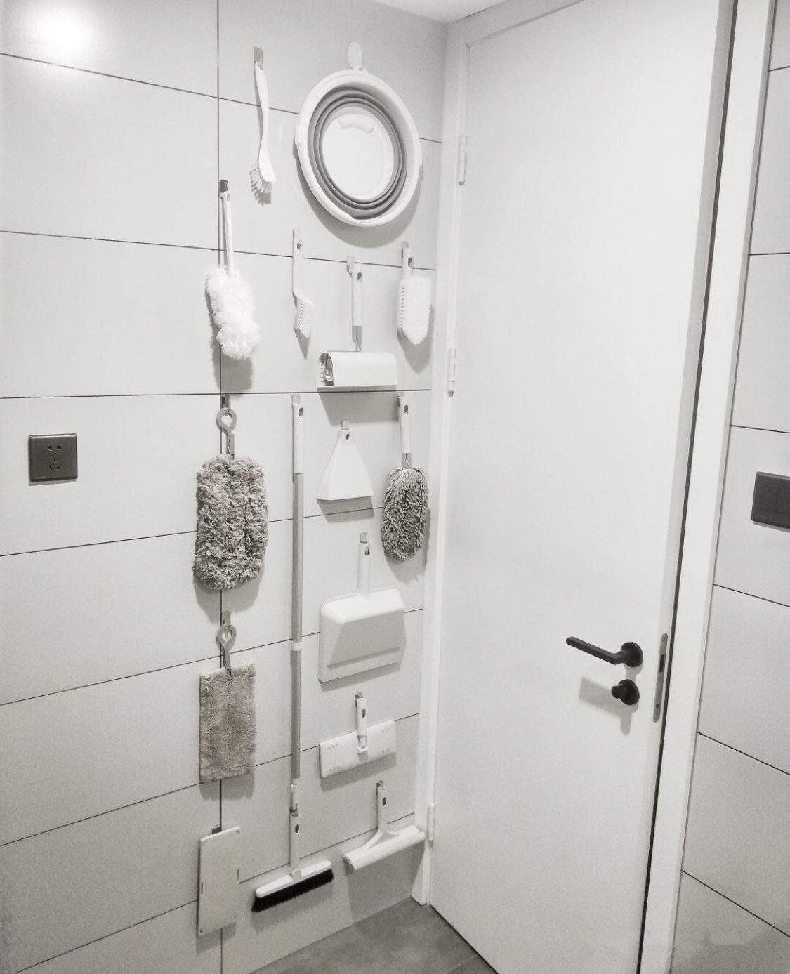 有人家的卫生间装修，不要一片瓷砖，怎么做到的？