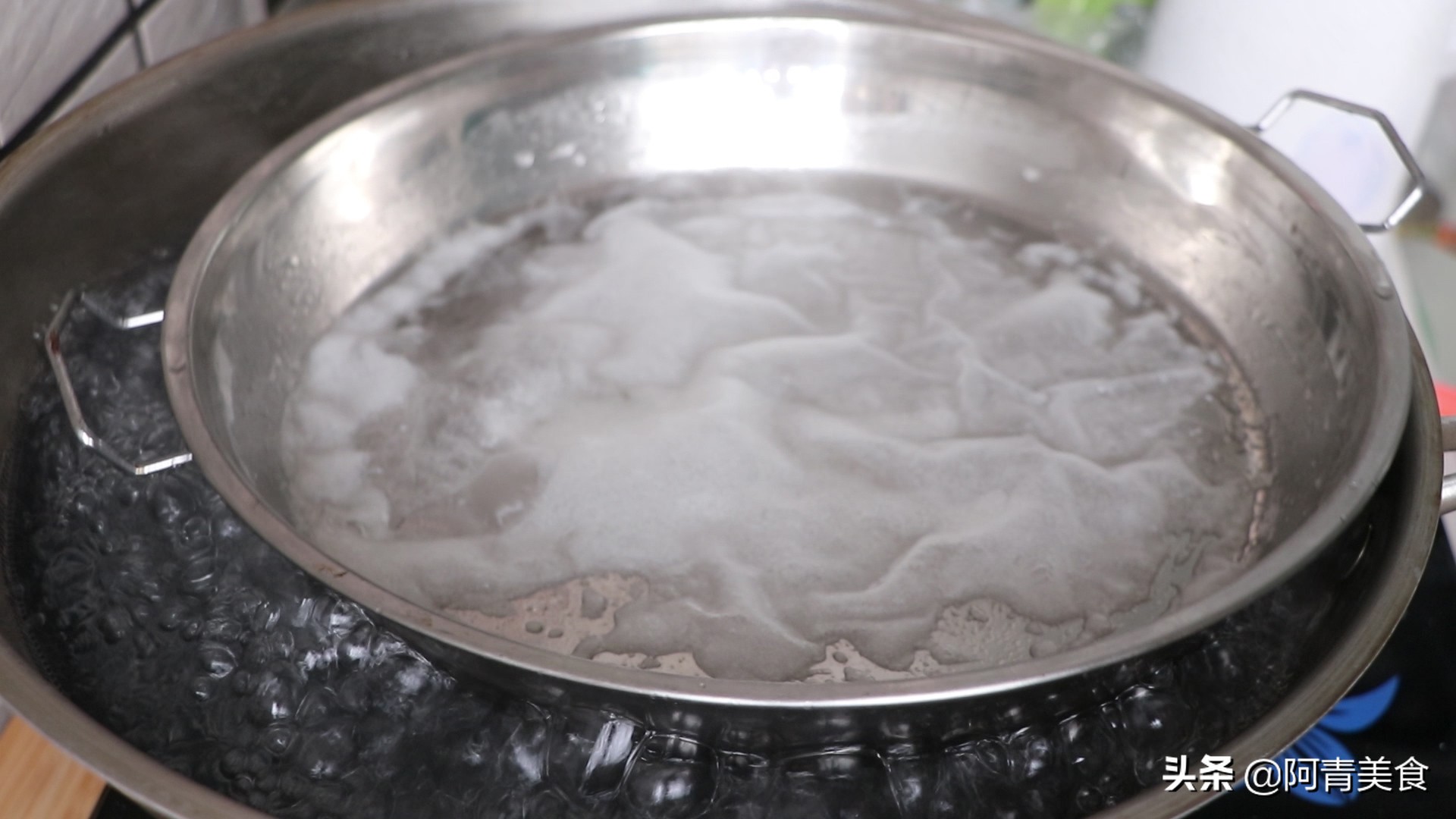 凉皮最简单快速做法不揉面不洗面,凉皮新做法不用洗面不用揉面