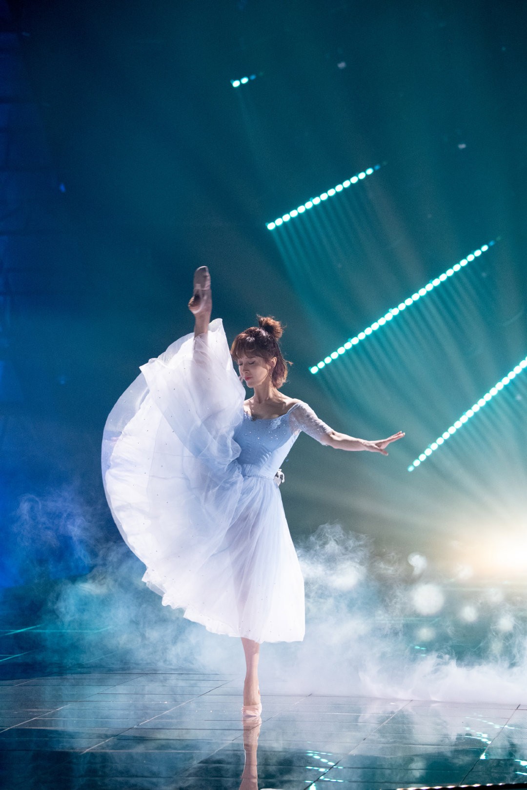 别人在逆袭变美，她却把从“公主感”到土气的造型雷区全踩了一遍