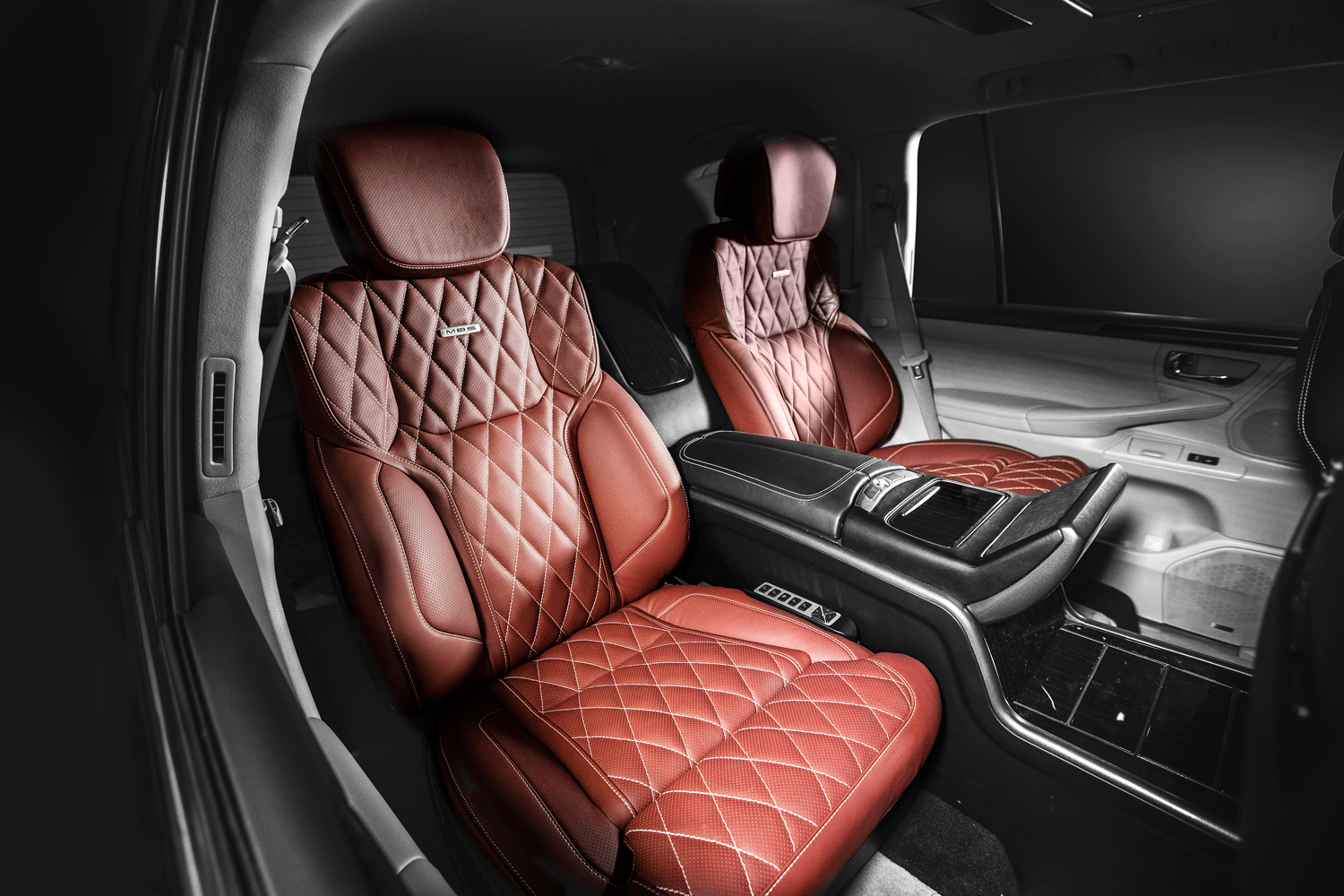 速改案例|看到iPhone11Pro，兰酷的整车速改师笑了