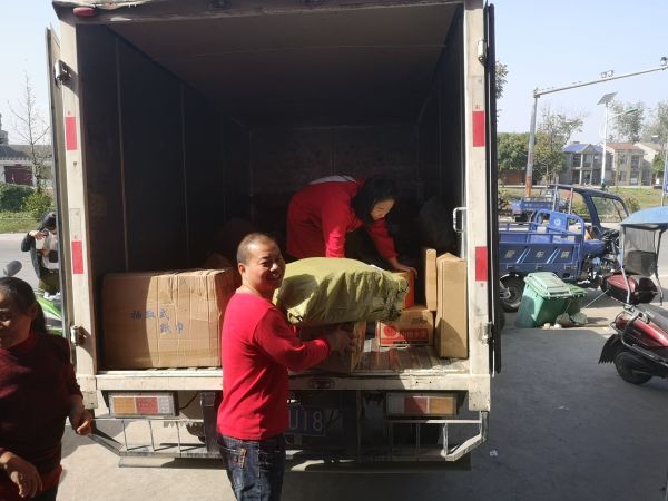 天猫双11“包裹风暴”要来了，湖北千人小村驿站上线“一秒取件神器”