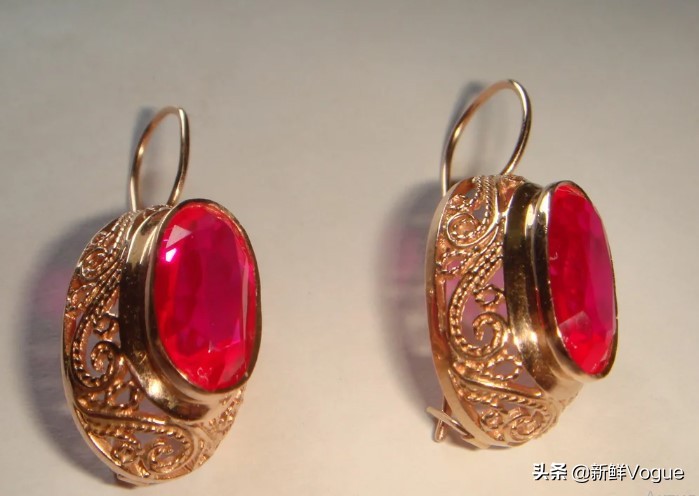 苏联金首饰,苏联特有珍贵的宝石珠宝