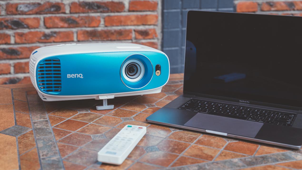 明基tk800m与爱普生chtw7000对比,明基benqtk800m4k投影仪3d影院