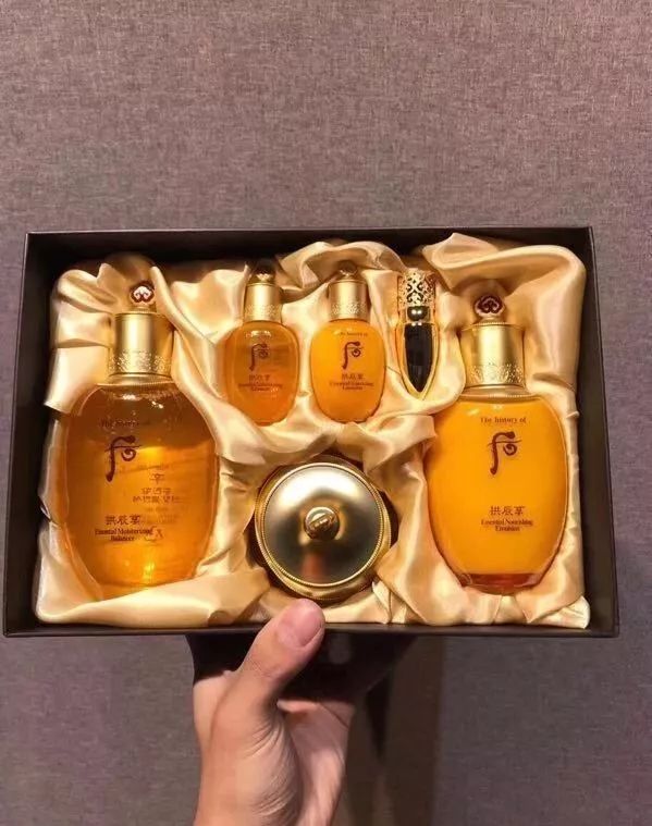 韩国whoo后套盒,韩国whoo后拱辰享套盒6件