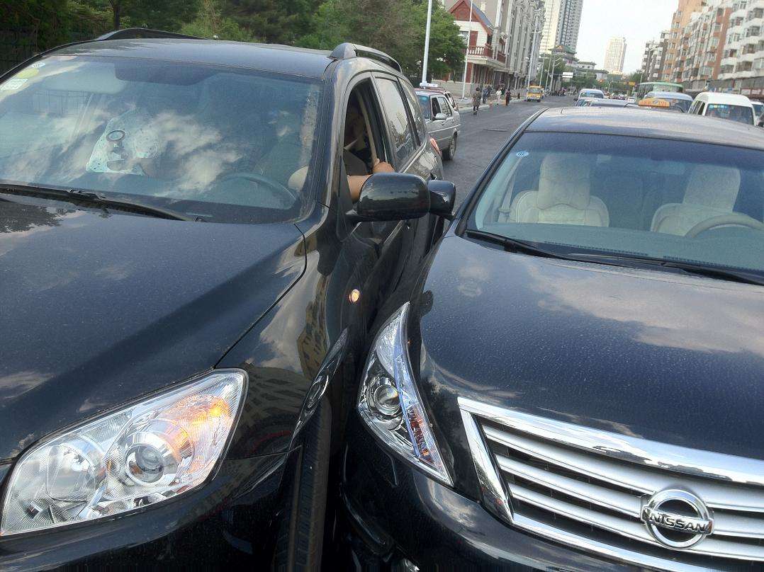 对方无保险全责拒不赔偿怎么办,事故中对方全责却拒不赔偿怎么办