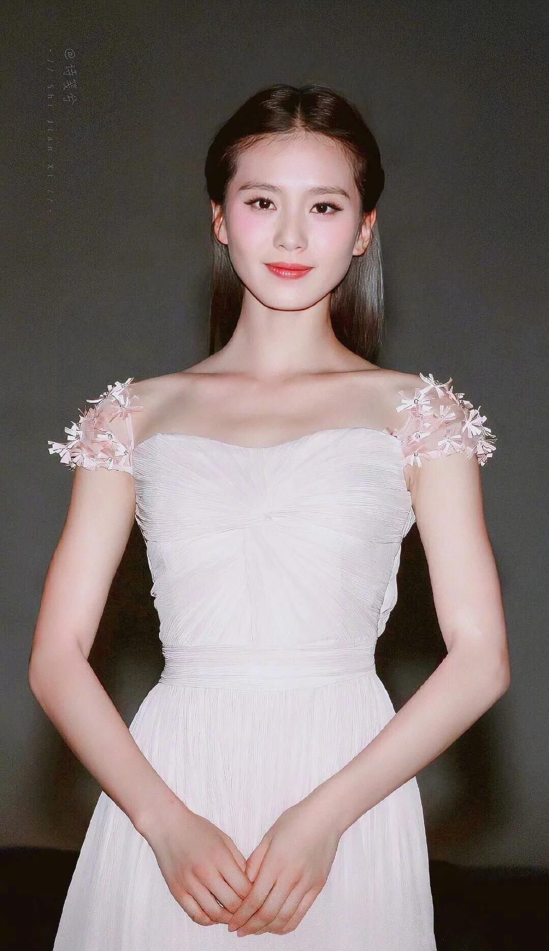 为什么感觉自己妆淡更好看,为什么感觉自己的妆上镜不好看