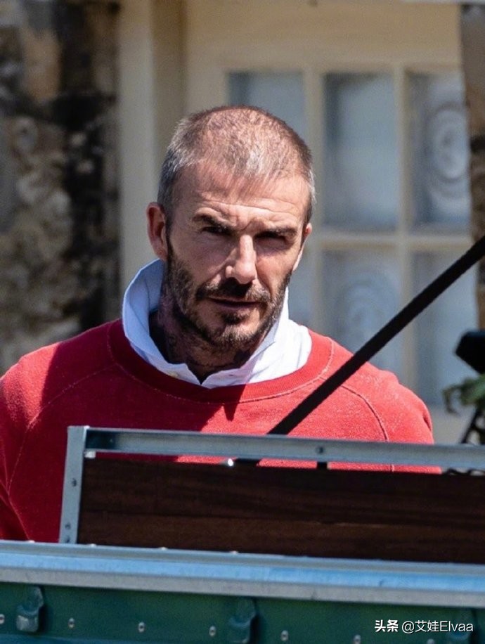 贝克汉姆年老,贝克汉姆年轻时候头型