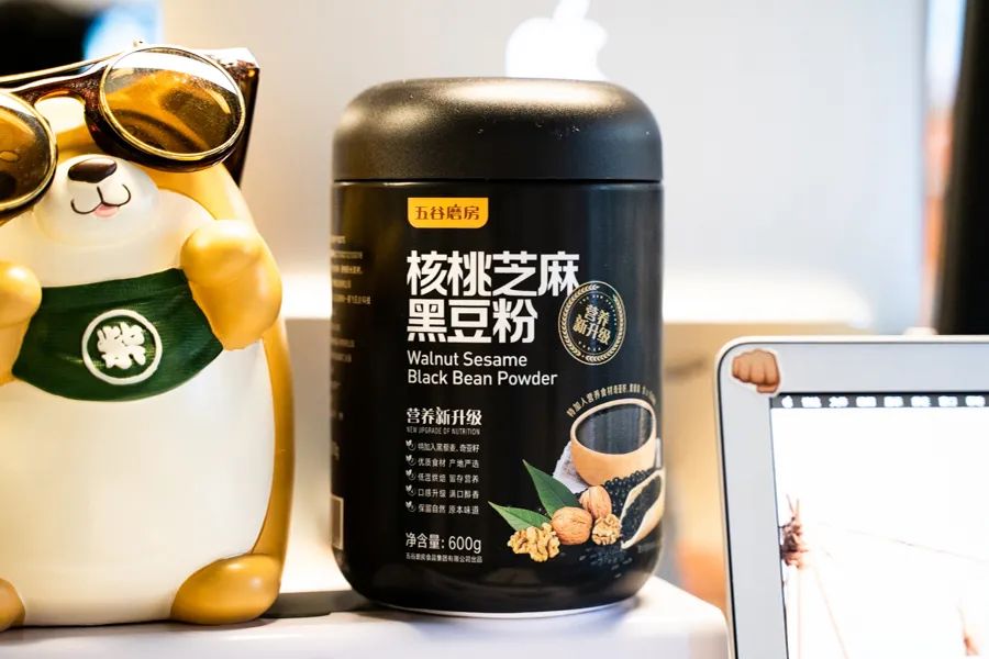 被薇娅直播间榨干零食预算后，写出了这篇测评报告（上）