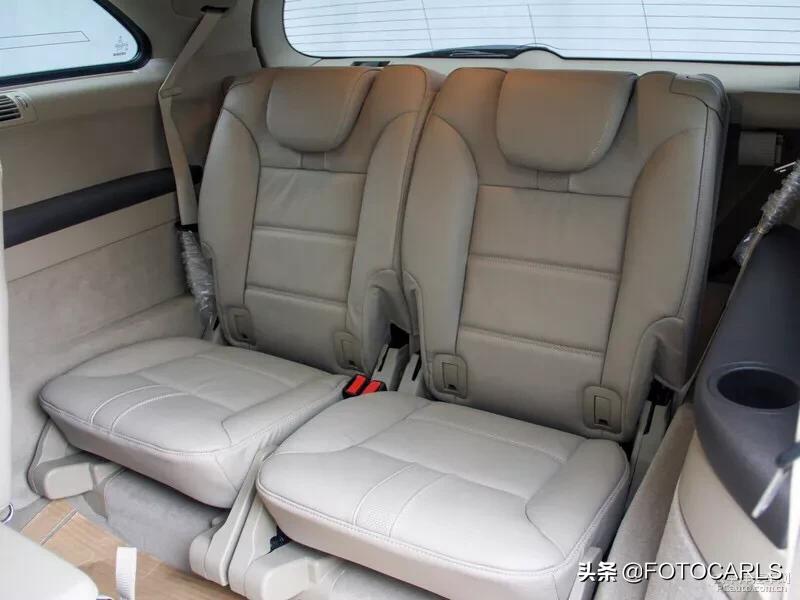 2017款奔驰r320豪华型测评,奔驰r320商务臻藏版2017评测