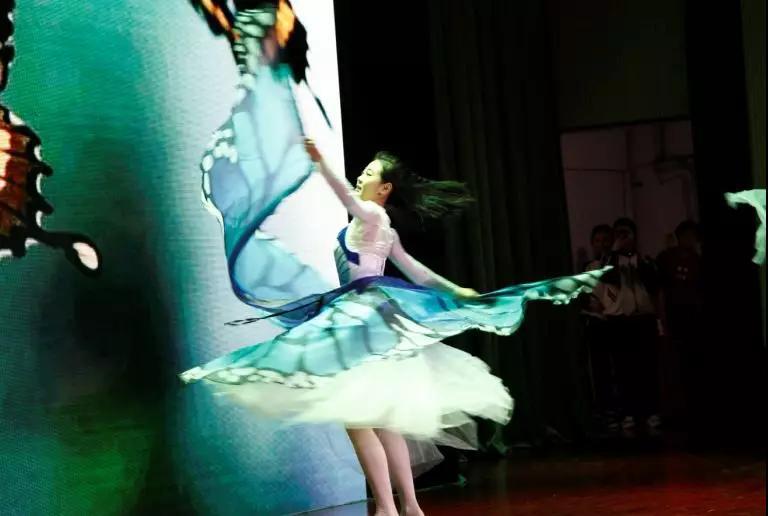 2020全景看高中丨大十二，教给我爱，教给我向上成长的勇气和力量