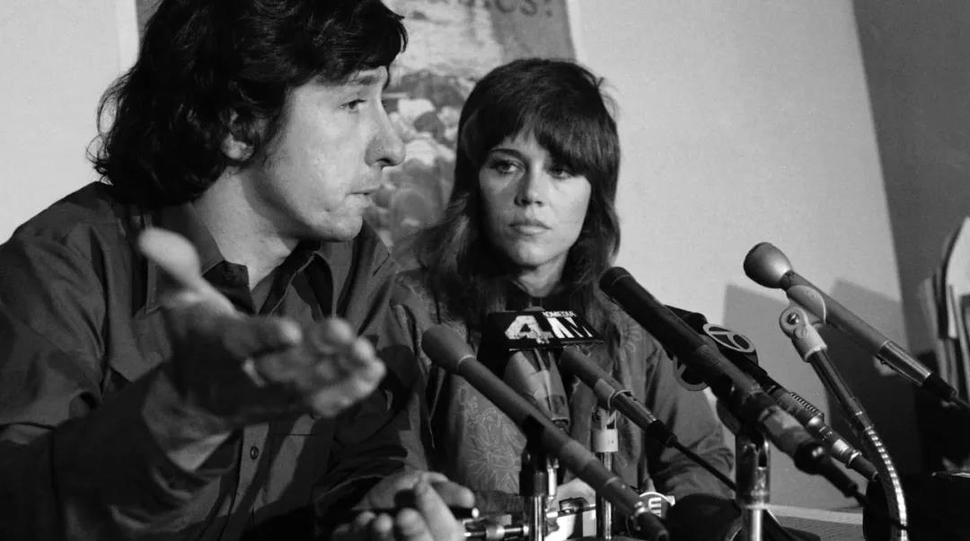 嫁过著名导演、政治家、大亨，简·方达这八十年是怎么过的？