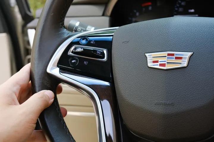 二手凯迪拉克xts和君越哪个值得买,二手凯迪拉克xts推荐买什么配置