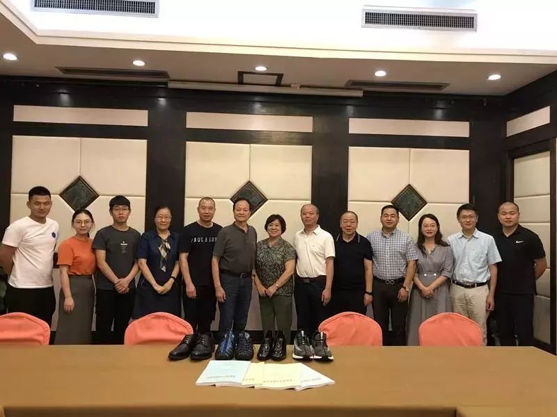 康奈女鞋和红蜻蜓女鞋哪个好,红蜻蜓男鞋和康奈男鞋哪个好