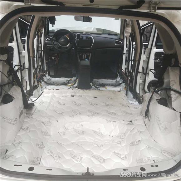 铃木锋驭车辆行车中玻璃异响,铃木锋驭噪音多少分贝