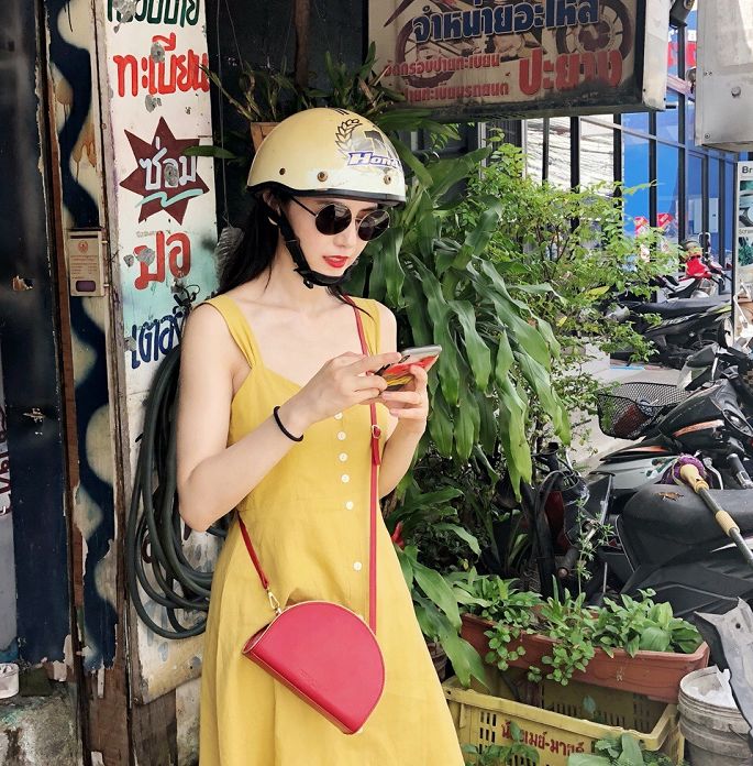 高圆圆产后露肩衫,高圆圆产后复出首封小露香肩