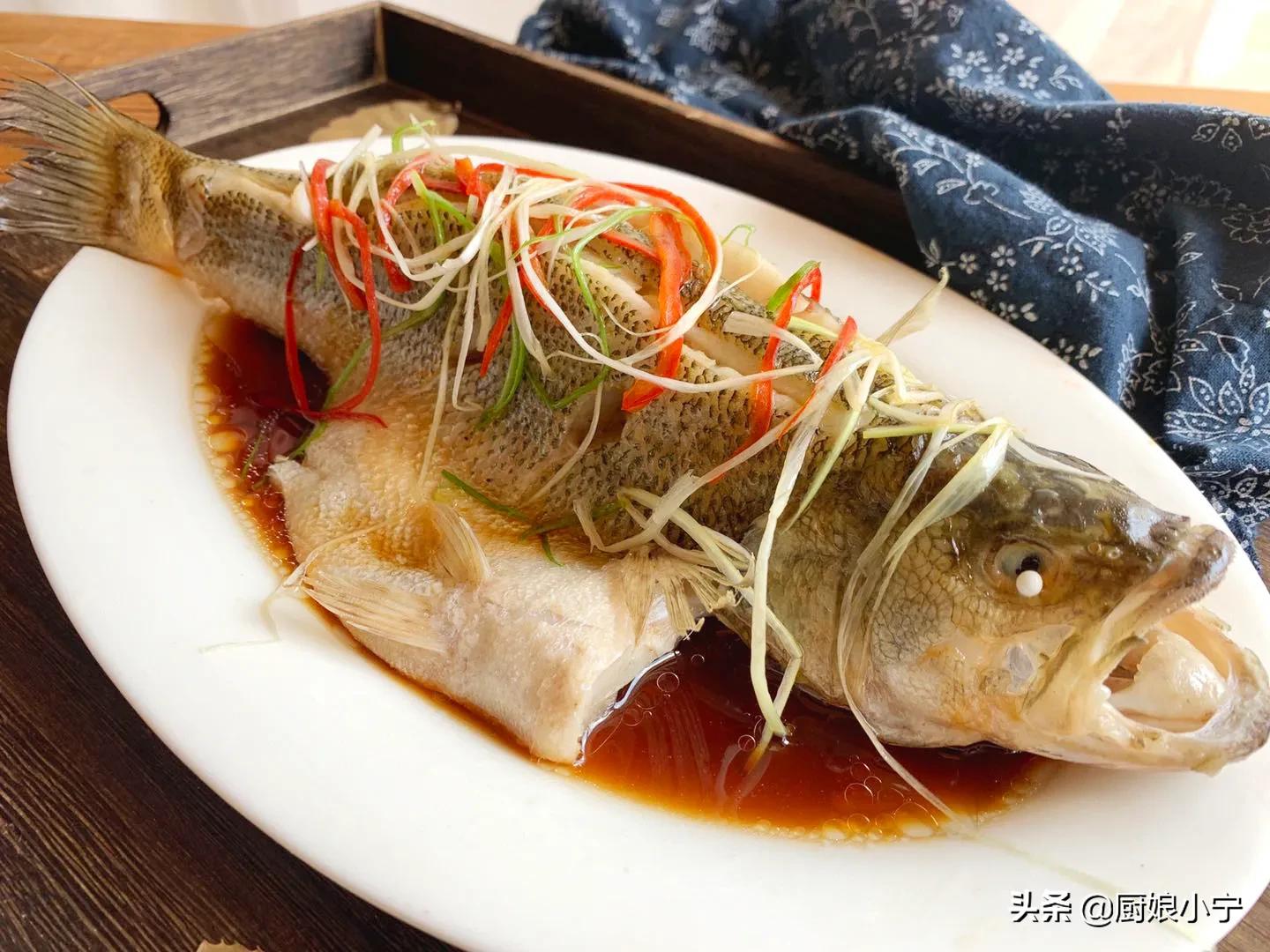 清蒸鱼好吃没有腥味的小窍门,怎么清蒸鱼不腥又入味
