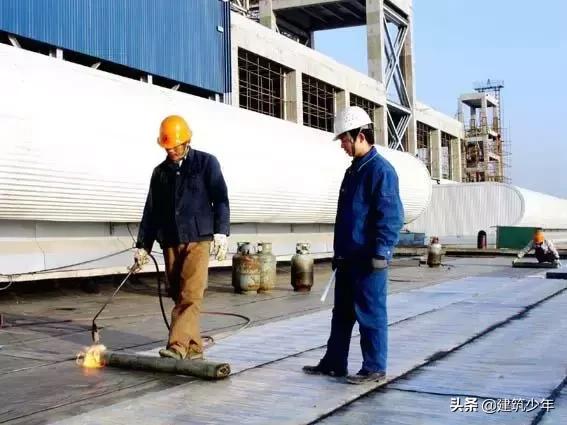 坡屋面防水卷材正确施工方法,旧屋面防水翻新施工方案范本