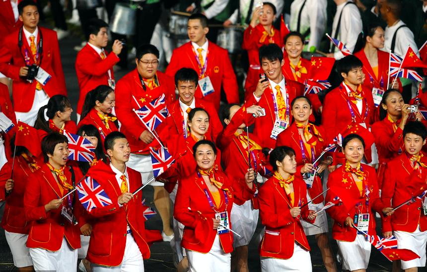 朱婷参加时装秀照片,奥运开幕式中国旗手朱婷