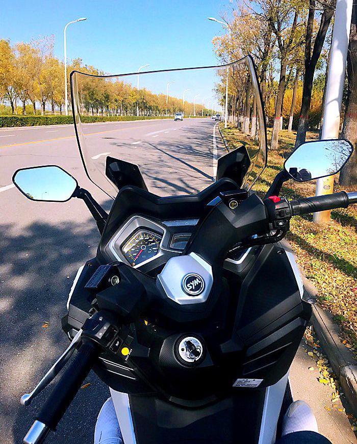 2021款三阳巡弋300阿尔法白色摩旅,三阳joymax-z300和巡弋300