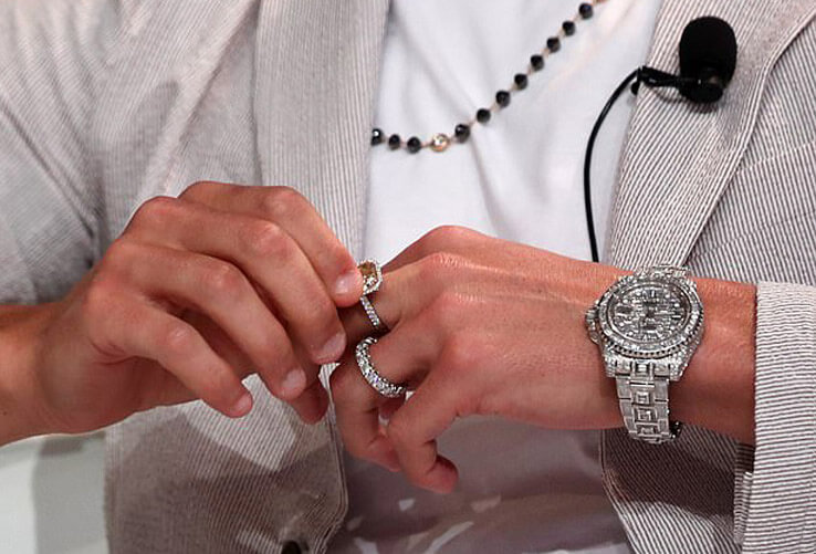 c罗劳力士蓝金,足球超级巨星c罗的钻石手表