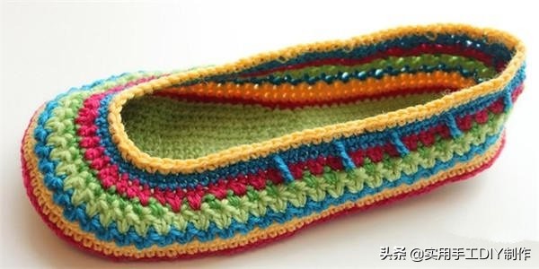 「钩编图解」民族风炫彩居家鞋子的详细编织过程