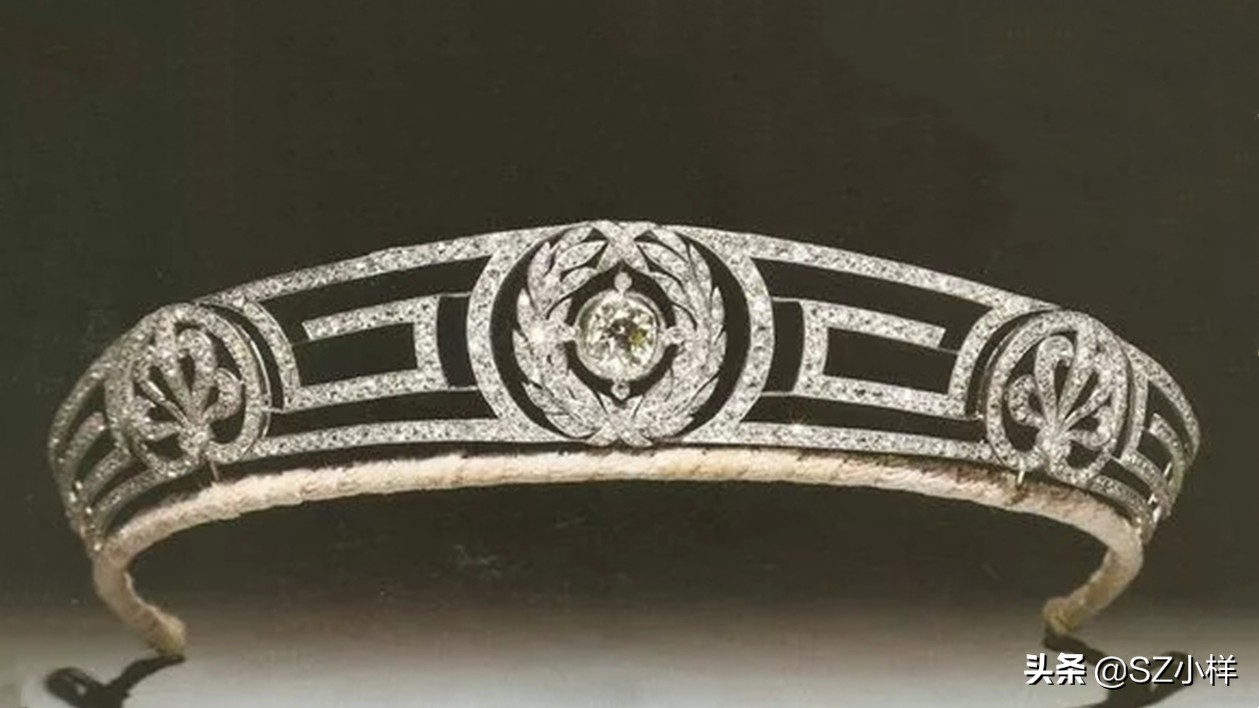 英国女王多奢侈,英国女王佩戴珠宝来源图