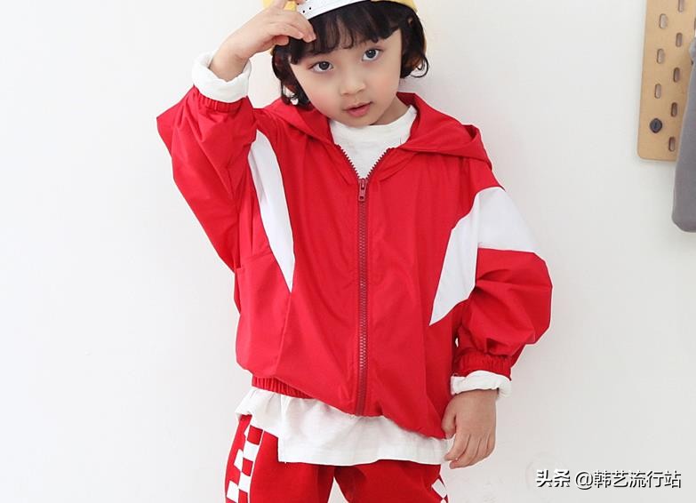 看童装最流行款式,2022年最流行秋冬款的童装风格