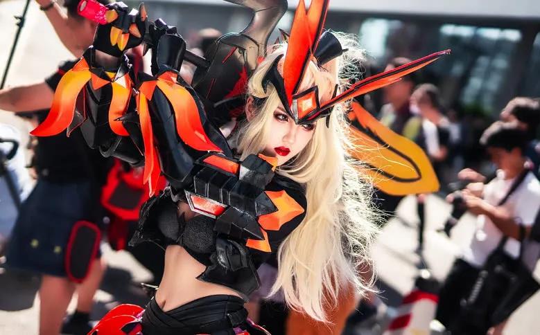 银行网点也搞电竞主题了，这波是你想都想不到的操作