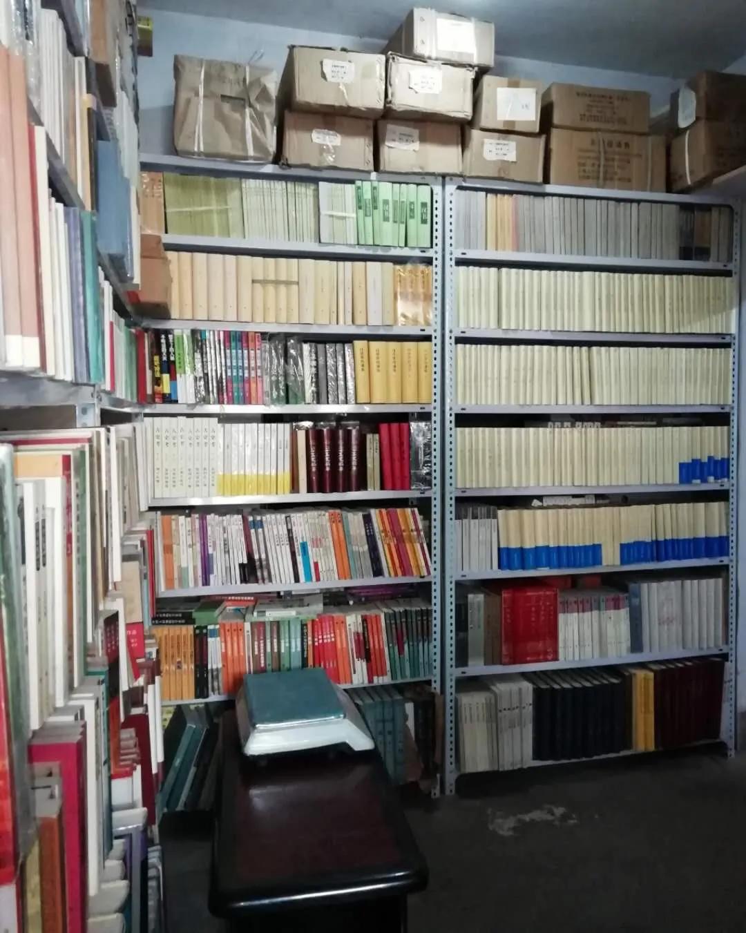 访谈|北溟特价书店店主：“书是我唯一值得骄傲的资本”