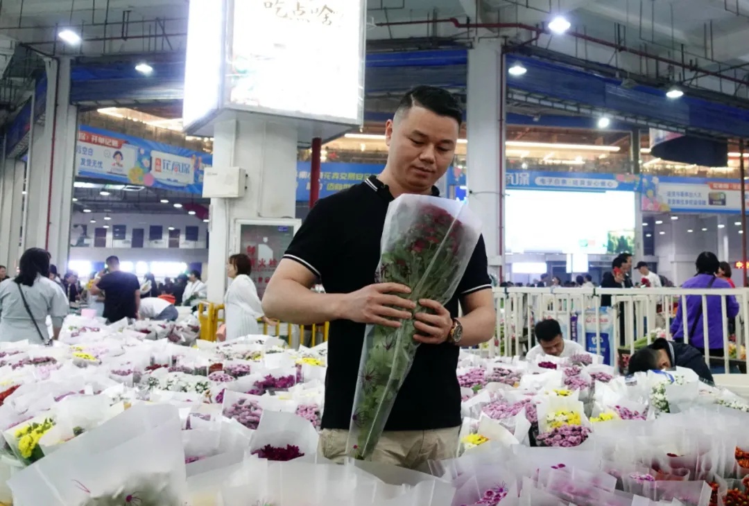 到云南，走出一条「花路」