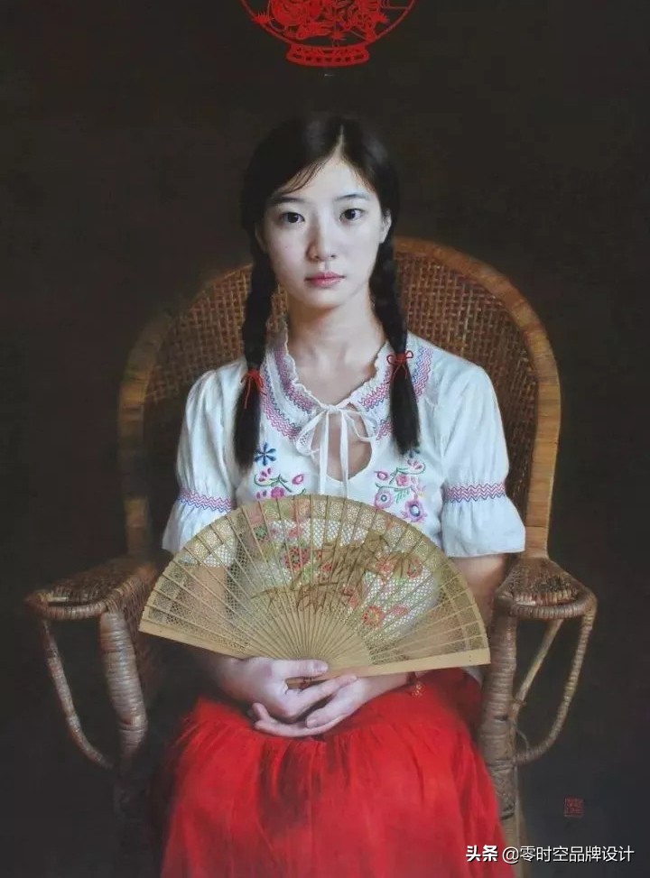 超写实女性人体油画艺术，画中女性人体丰神绰约，容光焕发