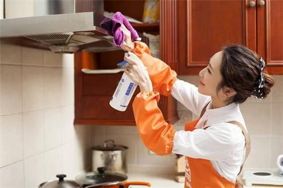 看清洗油烟机的技巧视频,热水清洗油烟机