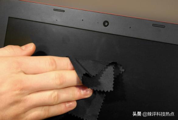 电脑屏幕怎么清洁污渍,生活小妙招电脑清理